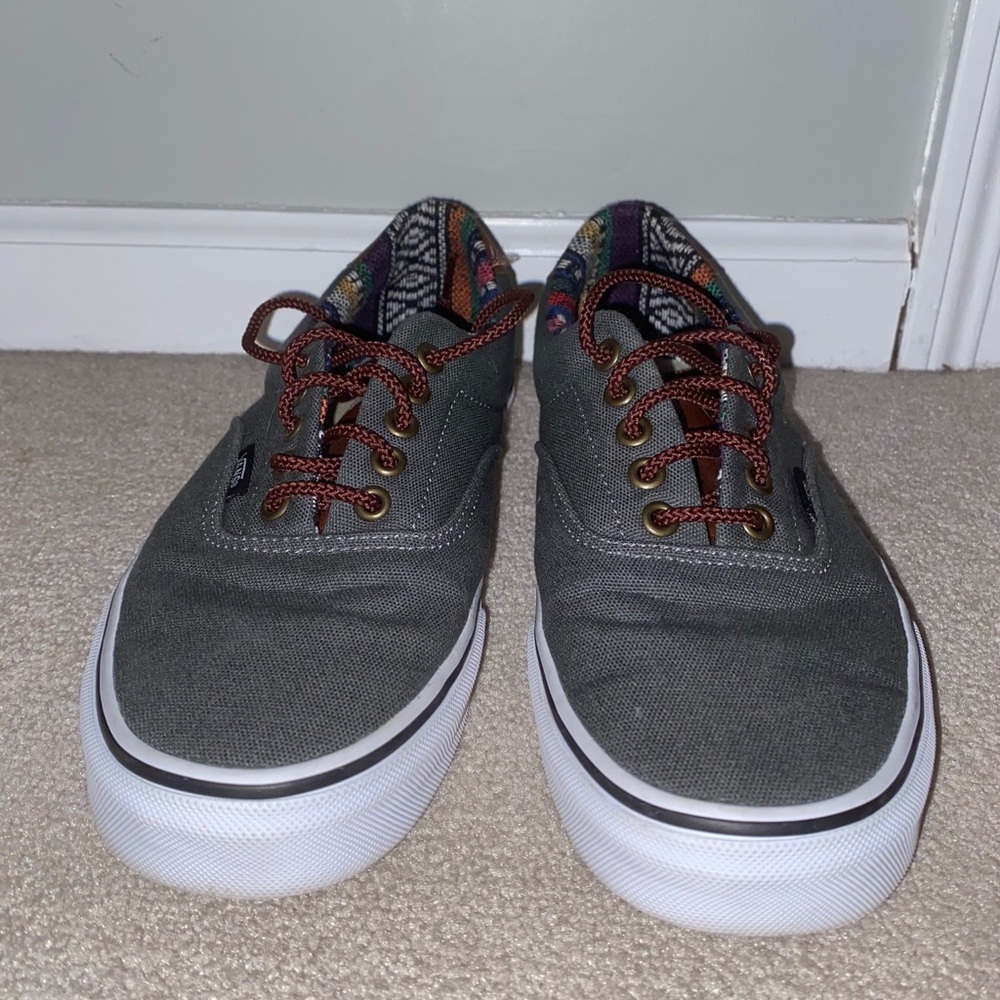 Vans - Picture 3 of 5